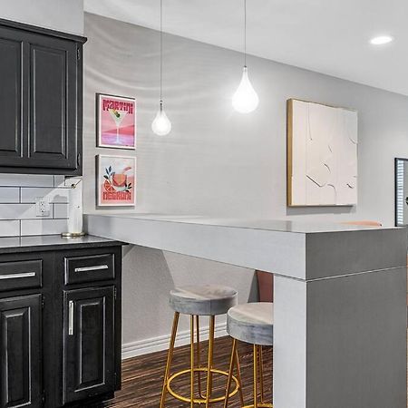 Luxe Condo In City Center Waco Extérieur photo