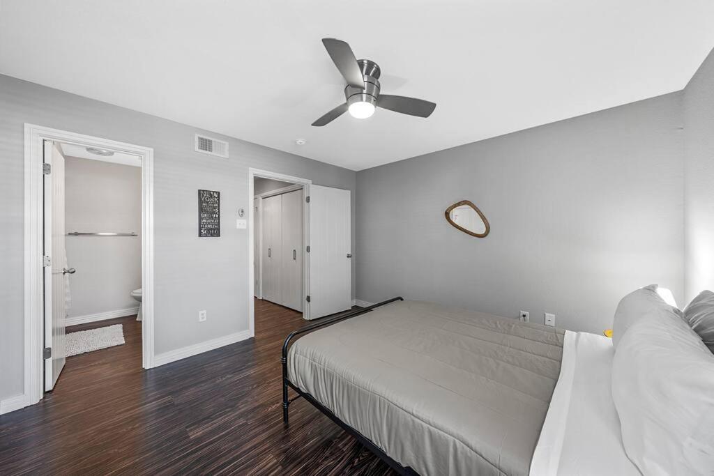 Luxe Condo In City Center Waco Extérieur photo