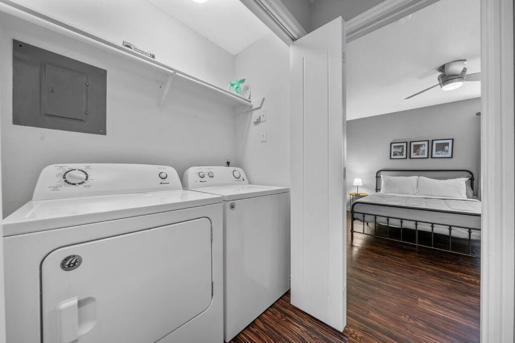 Luxe Condo In City Center Waco Extérieur photo
